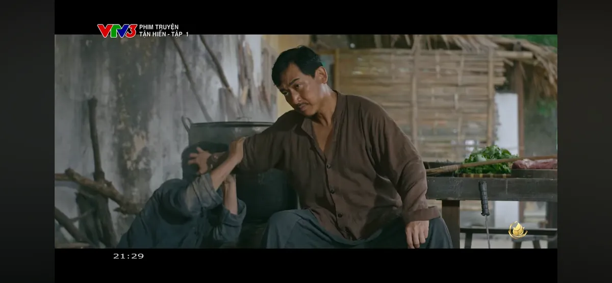 Hồi kết nào cho "Tận hiến"?- Ảnh 1. Hồi kết nào cho "Tận hiến"?- Ảnh 1.