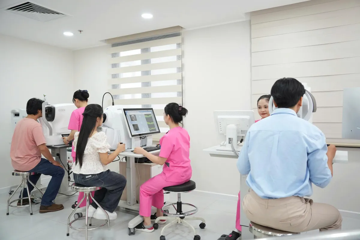 15 năm ph&aacute;t triển, BV Mắt Quốc tế DND khẳng định vị thế với đội ngũ chuy&ecirc;n m&ocirc;n cao v&agrave; c&ocirc;ng nghệ hiện đại- Ảnh 1.