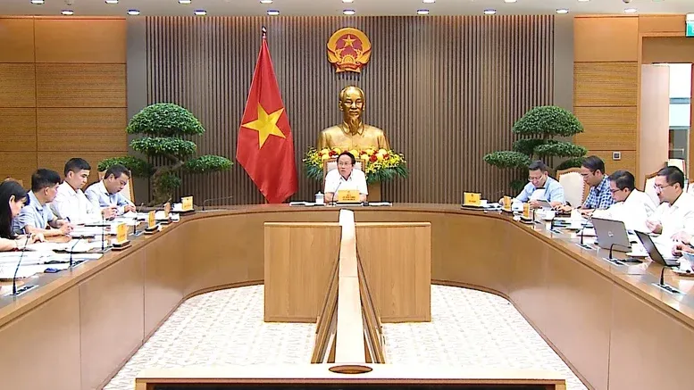 Ph&oacute; Thủ tướng L&ecirc; Tiến Ch&acirc;u y&ecirc;u cầu ho&agrave;n thiện Đề &aacute;n ph&aacute;t triển Cổng Ph&aacute;p luật quốc gia trước ng&agrave;y 12/5- Ảnh 1.