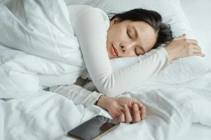 Mất ngủ đừng chỉ trằn trọc, thử kỹ thuật thở 4-7-8 để ru giấc ngủ về nhanh hơn- Ảnh 1.