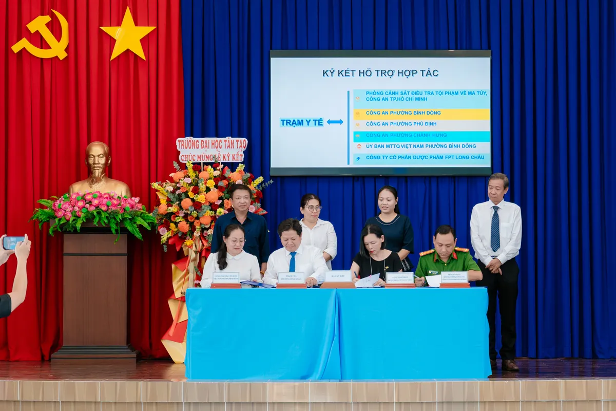 Kết nối nguồn lực c&ocirc;ng - tư ph&aacute;t triển y tế cộng đồng: Long Ch&acirc;u v&agrave; UBND Phường B&igrave;nh Đ&ocirc;ng (TP Hồ Ch&iacute; Minh) hợp t&aacute;c chiến lược- Ảnh 4.