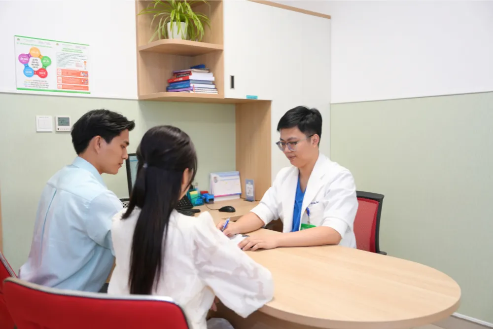 Đ&oacute;n con ngay lần đầu chuyển ph&ocirc;i sau 10 năm hiếm muộn- Ảnh 1.