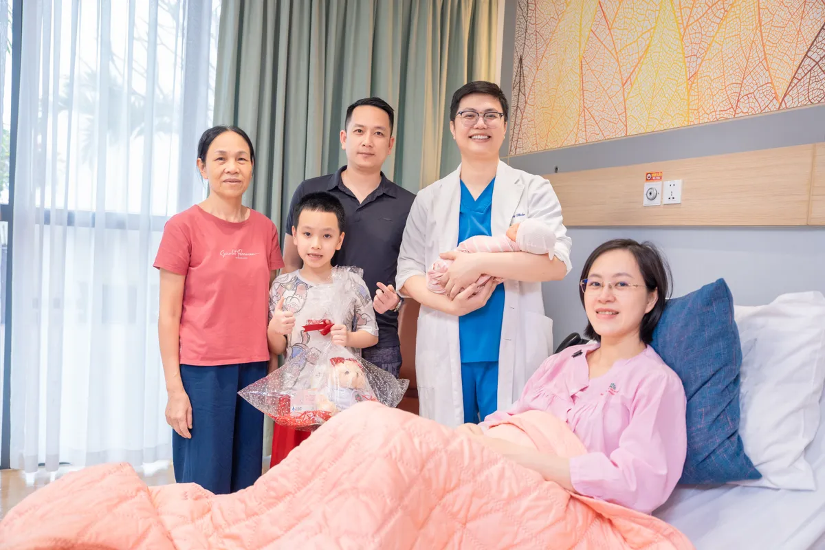 Đ&oacute;n con ngay lần đầu chuyển ph&ocirc;i sau 10 năm hiếm muộn- Ảnh 3.