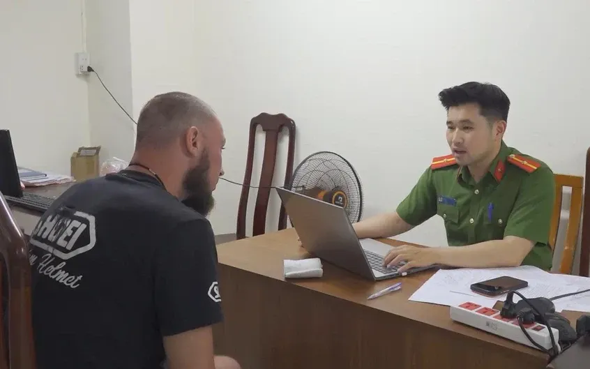  Đối tượng S.C tại cơ quan công an 