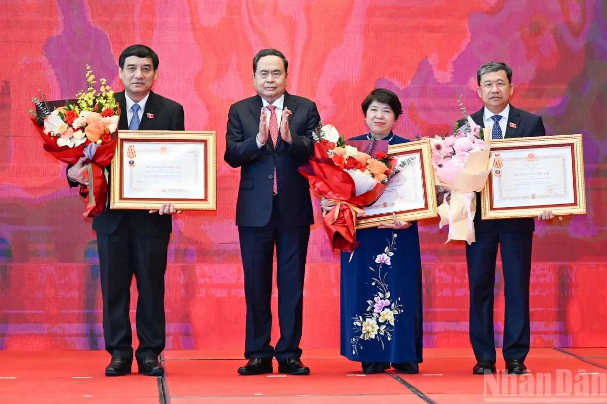 Chủ tịch Quốc hội: Tiếp tục đổi mới tư duy x&acirc;y dựng ph&aacute;p luật, n&acirc;ng cao hiệu quả gi&aacute;m s&aacute;t- Ảnh 1.