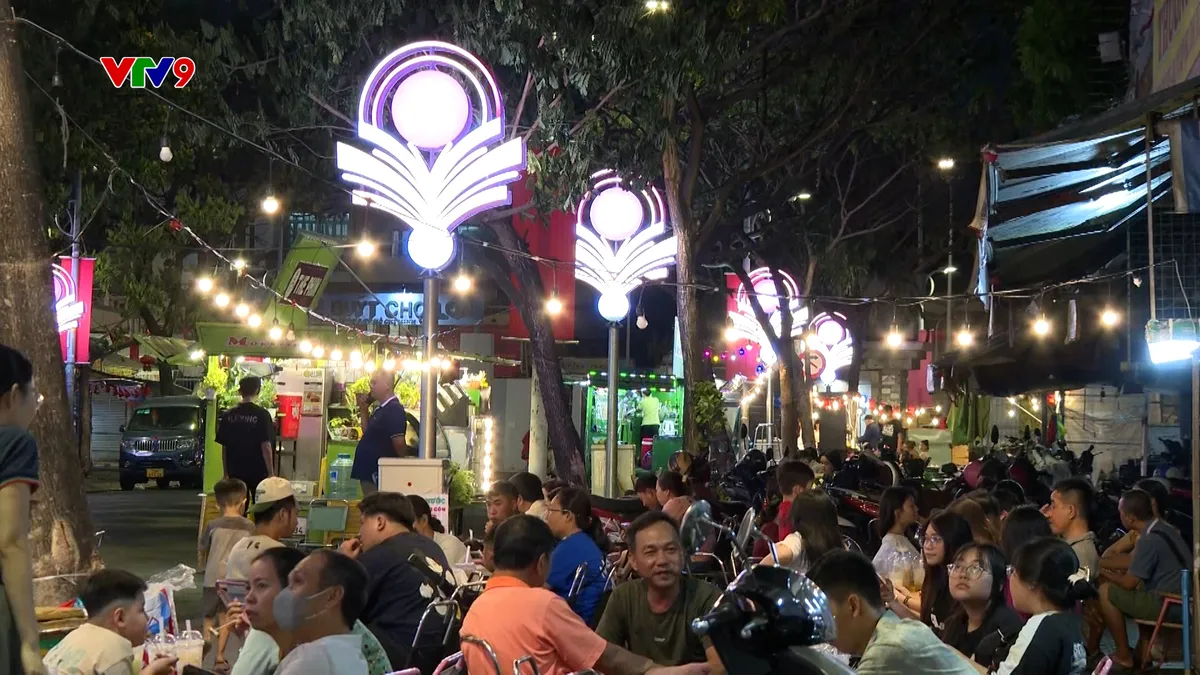 Sôi động phố đêm chợ lớn