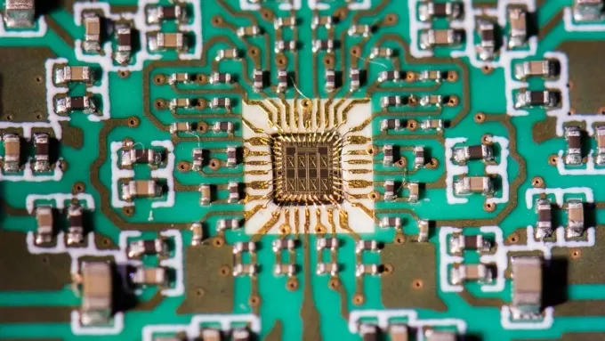 Đức ph&aacute;t triển chip SiGe si&ecirc;u tốc 500 Gb/gi&acirc;y, mở đường tăng tốc AI v&agrave; trung t&acirc;m dữ liệu- Ảnh 1.