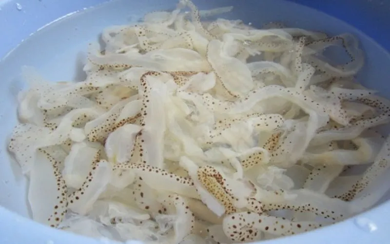 Ăn sứa đ&uacute;ng c&aacute;ch để tr&aacute;nh ngộ độc v&agrave; phản ứng nguy hiểm- Ảnh 1.
