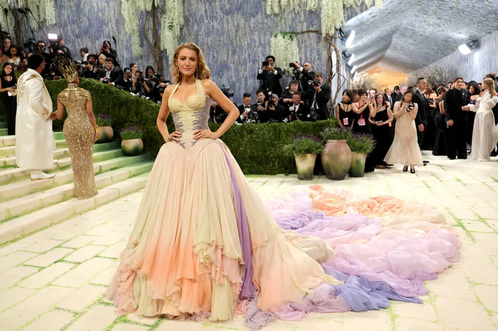 Nh&igrave;n lại Met Gala 2026: D&agrave;n sao diễn giải thời trang như nghệ thuật - Ảnh 9.
