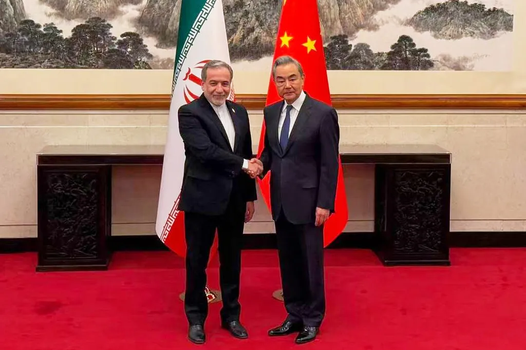 Ngoại trưởng Trung Quốc - Iran hội đ&agrave;m tại Bắc Kinh - Ảnh 1.