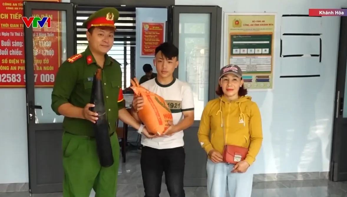 Đổi p&ocirc; ồn lấy gạo thơm, giữ b&igrave;nh y&ecirc;n khu phố - Ảnh 1.