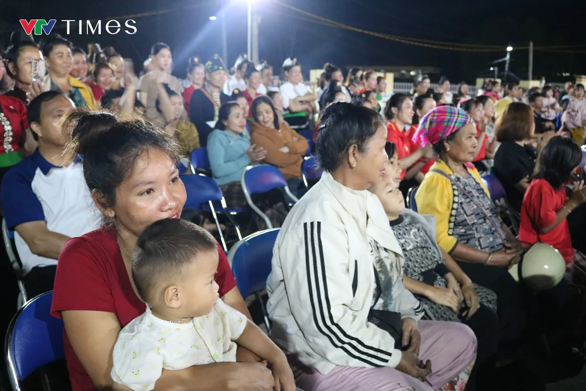 &Acirc;m vang th&aacute;ng Năm nơi bi&ecirc;n cương Mường Pồn - Ảnh 8.