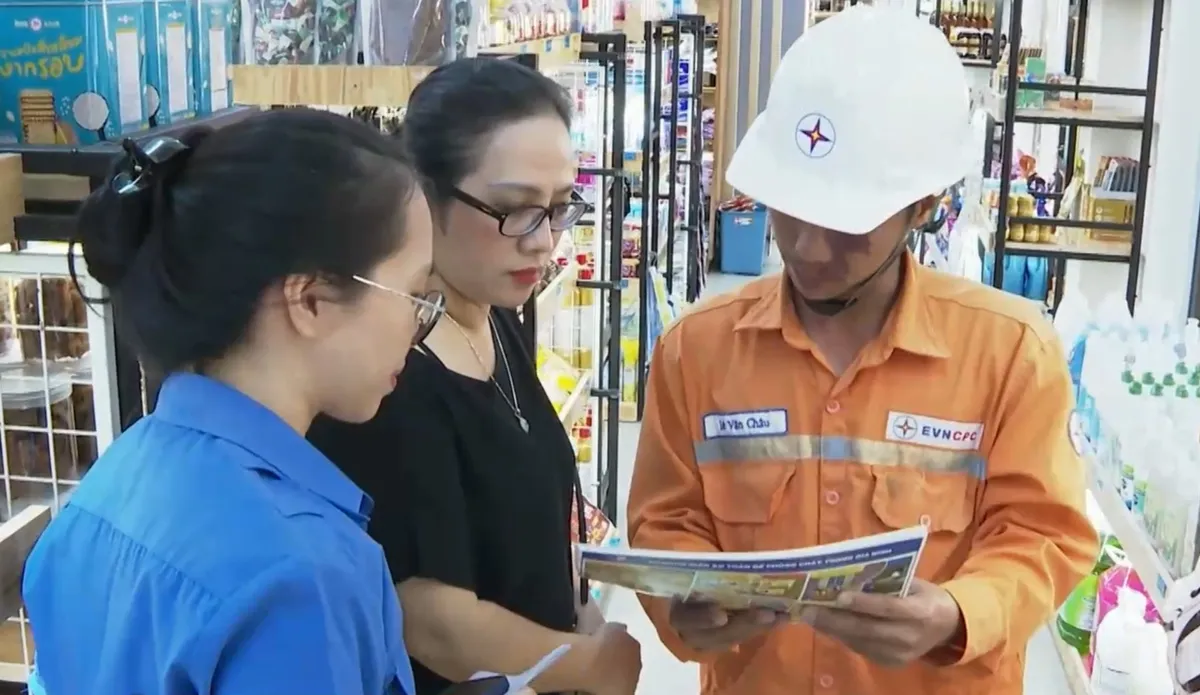 Điện lực Đắk Lắk: N&acirc;ng cao hiệu quả c&ocirc;ng t&aacute;c an to&agrave;n vệ sinh lao động trong kỷ nguy&ecirc;n số- Ảnh 3.