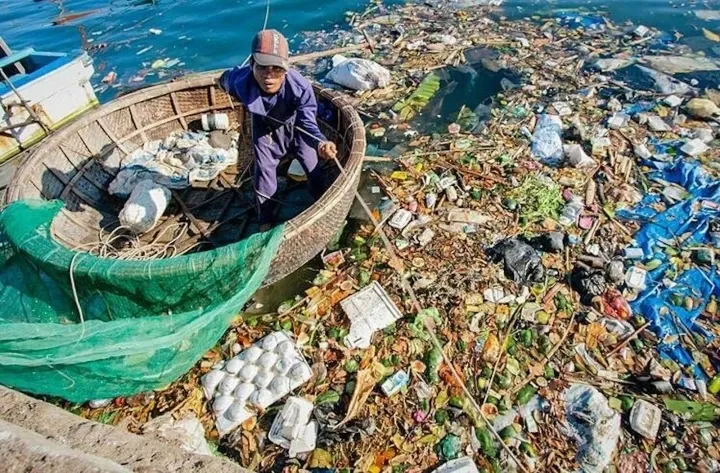 Giảm thiểu r&aacute;c thải nhựa tại c&aacute;c điểm đến du lịch biển- Ảnh 1.