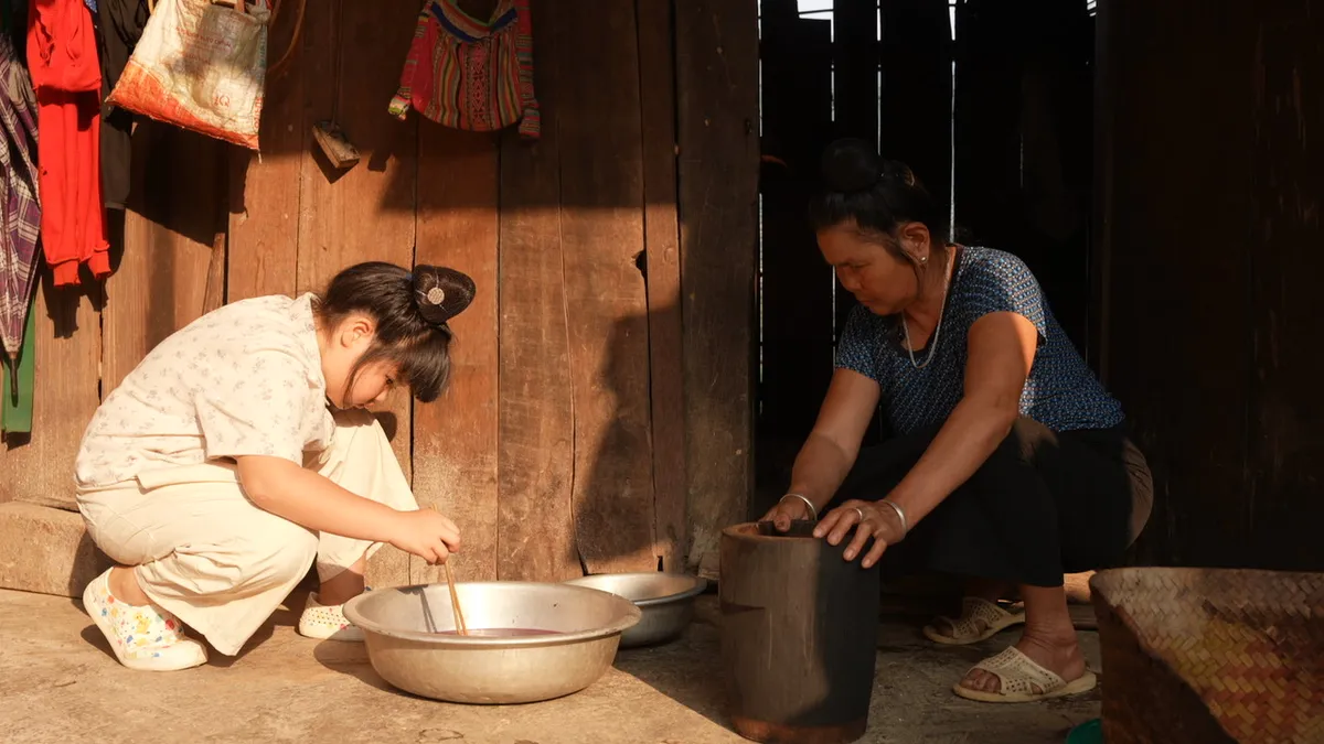 H&agrave;nh tr&igrave;nh &ldquo;Cha con vạn dặm&rdquo; tại x&atilde; Hạnh Ph&uacute;c: Khi hạnh ph&uacute;c kh&ocirc;ng đến từ những con số "triệu view" - Ảnh 5.