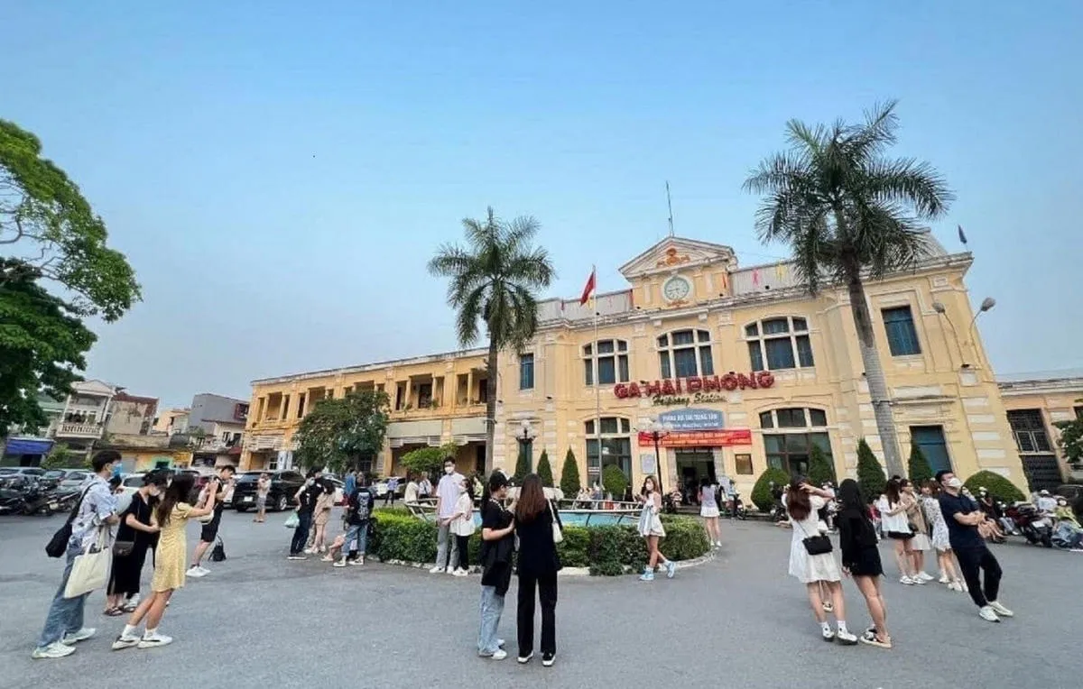 Đường sắt tung v&eacute; th&aacute;ng tuyến H&agrave; Nội - Hải Ph&ograve;ng: Kh&ocirc;ng giới hạn lượt đi, gi&aacute; hơn 900.000 đồng - Ảnh 1.