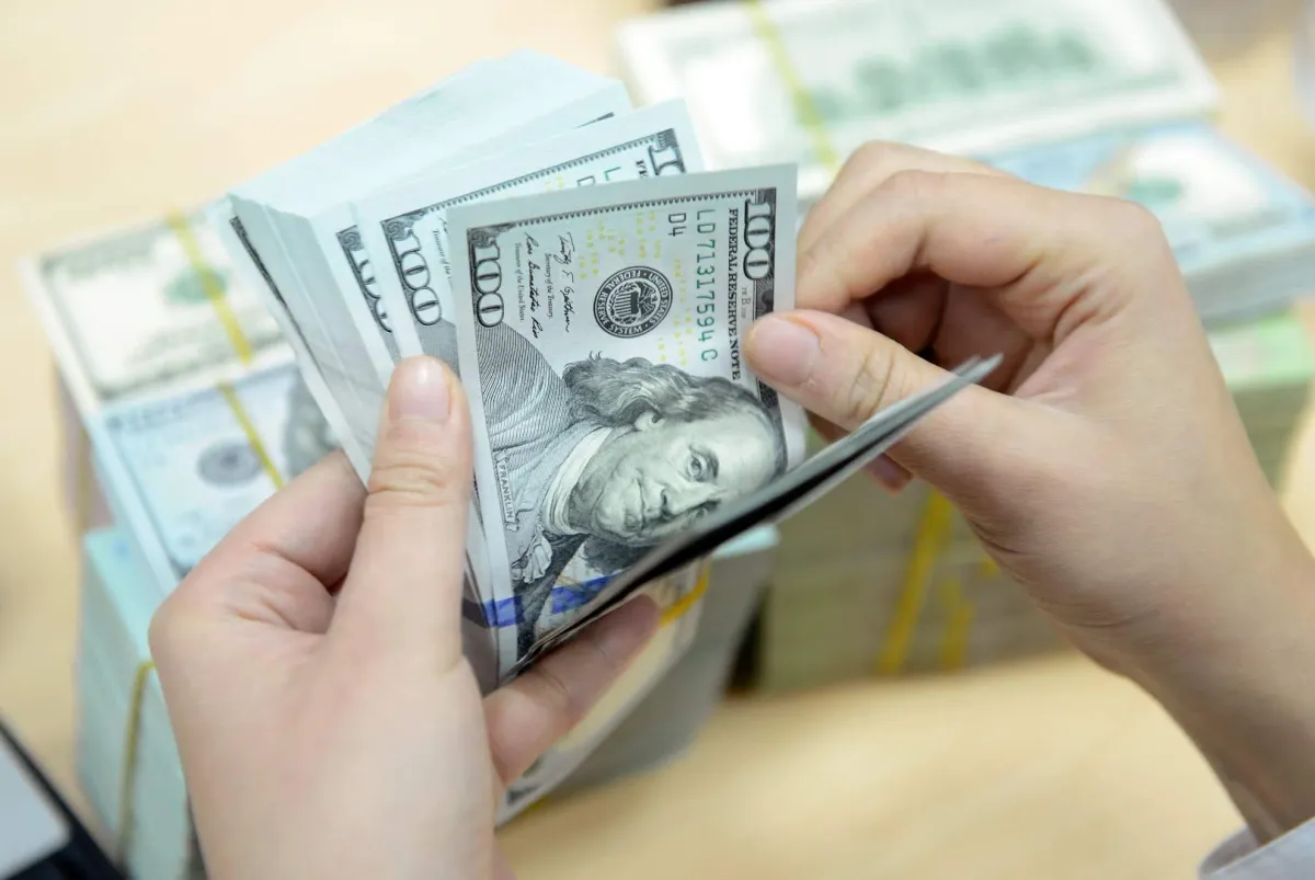 USD trong nước đi ngang, EUR, bảng Anh v&agrave; yen Nhật đồng loạt giảm- Ảnh 1.