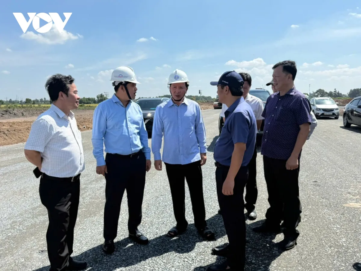 Th&ocirc;ng xe tạm tuyến cao tốc Bi&ecirc;n Ho&agrave; - Vũng T&agrave;u (đoạn qua Đồng Nai) v&agrave;o ng&agrave;y 18/5- Ảnh 2.