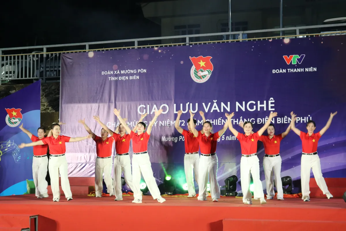 &Acirc;m vang th&aacute;ng Năm nơi bi&ecirc;n cương Mường Pồn - Ảnh 4.