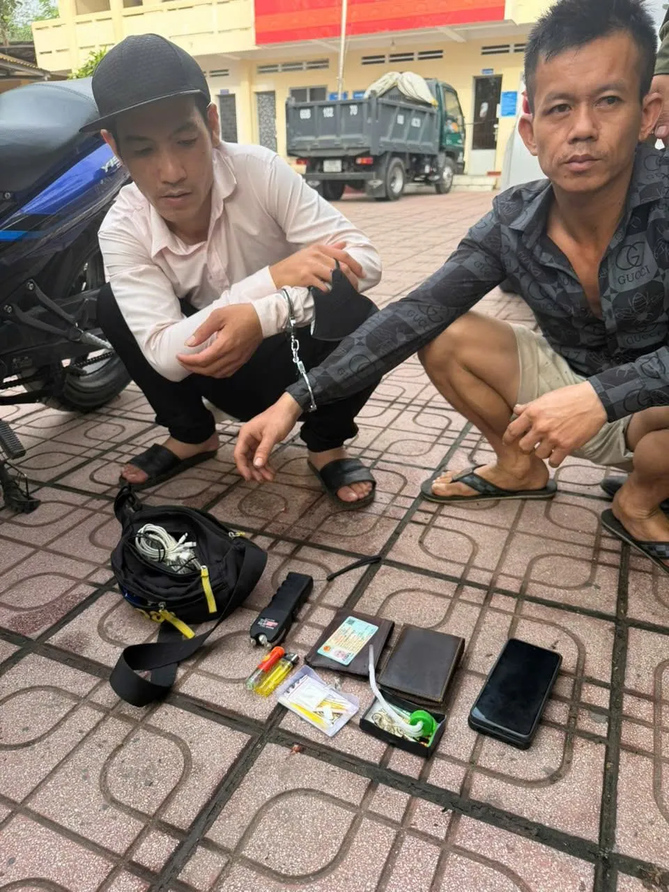 Li&ecirc;n tiếp triệt ph&aacute; c&aacute;c vụ ma t&uacute;y, siết chặt &ldquo;l&aacute; chắn&rdquo; an ninh từ cơ sở - Ảnh 2.