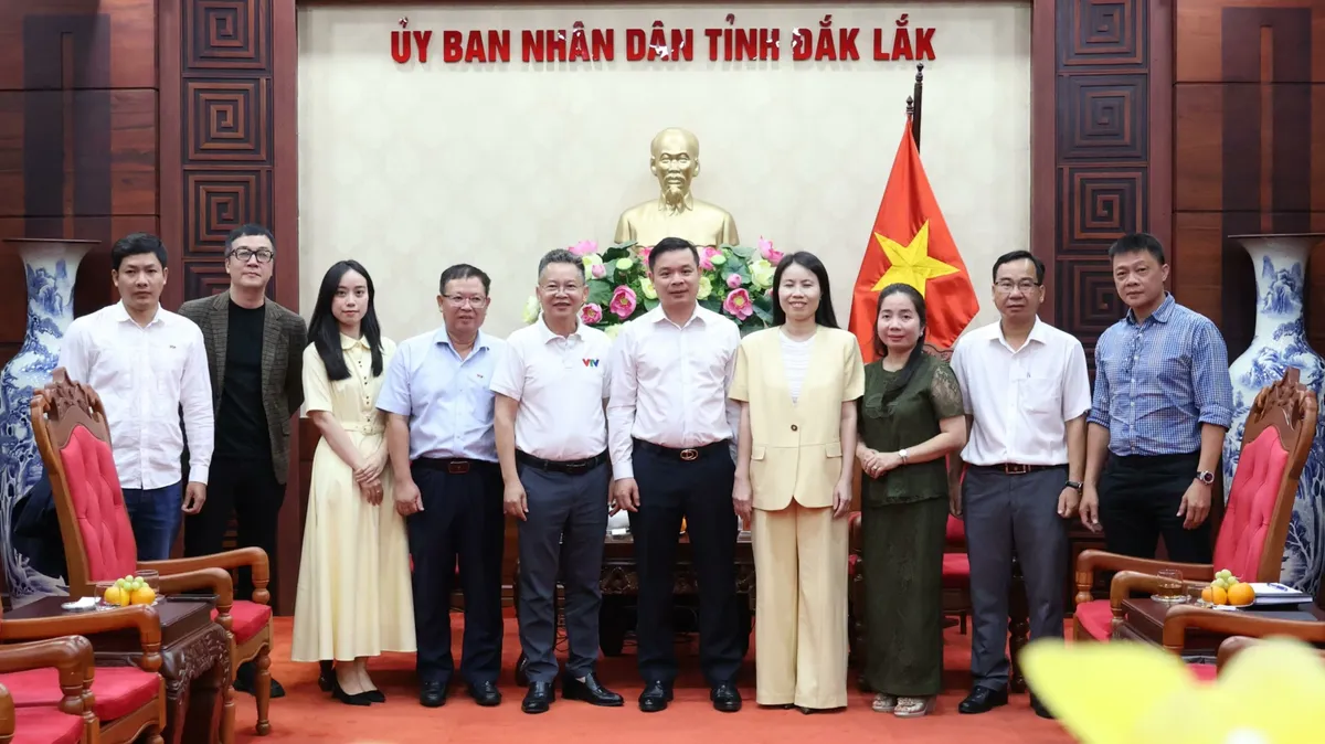 Đắk Lắk tăng cường hợp tác chiến lược với VTV8: Đẩy mạnh truyền thông số để quảng bá hình ảnh địa phương- Ảnh 1. Đắk Lắk tăng cường hợp tác chiến lược với VTV8: Đẩy mạnh truyền thông số để quảng bá hình ảnh địa phương- Ảnh 1.