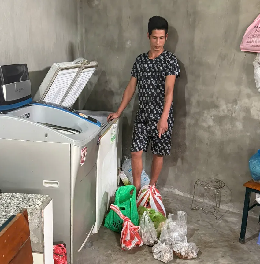 Trộm 2 con nghé rồi mổ thịt ngay tại cánh đồng để phi tang- Ảnh 1. Trộm 2 con nghé rồi mổ thịt ngay tại cánh đồng để phi tang- Ảnh 1.