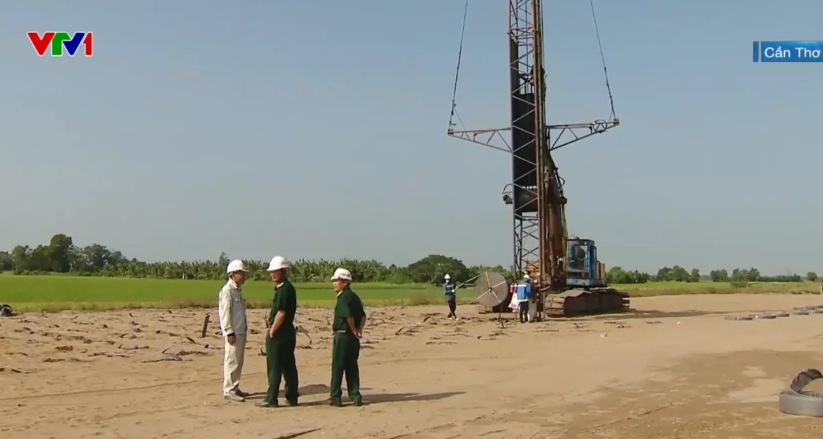 C&oacute; chủ trương khai th&aacute;c c&aacute;t biển, vật liệu cho cao tốc vẫn nghẽn - Ảnh 1.