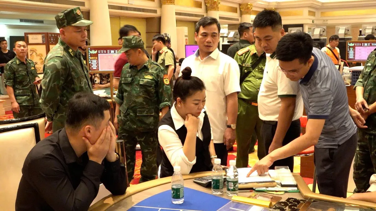 Triệt ph&aacute; tụ điểm đ&aacute;nh bạc n&uacute;p b&oacute;ng khu vui chơi giải tr&iacute; ở bi&ecirc;n giới Lạng Sơn, thu giữ tr&ecirc;n 300 tỷ đồng- Ảnh 1.