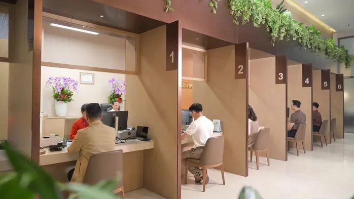 Ng&acirc;n h&agrave;ng ồ ạt cắt giảm h&agrave;ng ng&agrave;n nh&acirc;n sự, AI c&oacute; phải l&agrave; nguy&ecirc;n nh&acirc;n ch&iacute;nh?- Ảnh 1.