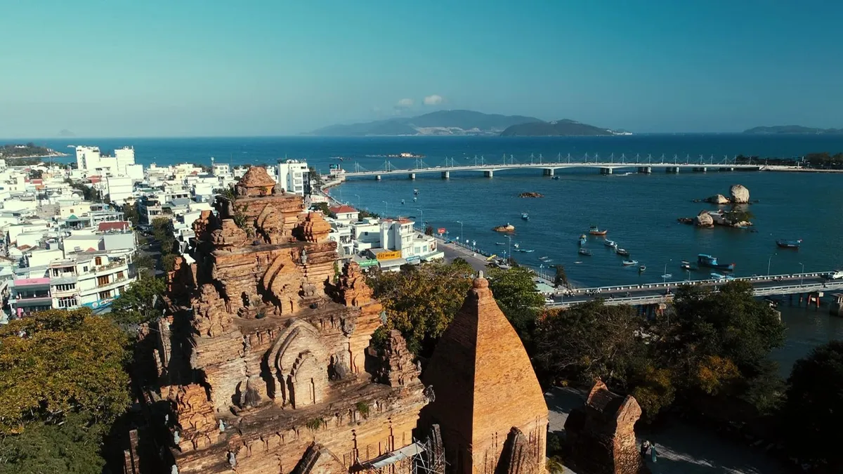 Lễ hội Th&aacute;p B&agrave; P&ocirc; Nagar - điểm hẹn hấp dẫn, nơi du kh&aacute;ch chạm v&agrave;o chiều s&acirc;u văn h&oacute;a bản địa - Ảnh 8.