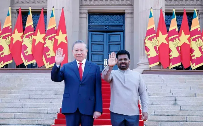 Tổng thống Sri Lanka tổ chức lễ đ&oacute;n trọng thể Tổng B&iacute; thư, Chủ tịch nước T&ocirc; L&acirc;m thăm cấp Nh&agrave; nước- Ảnh 1.