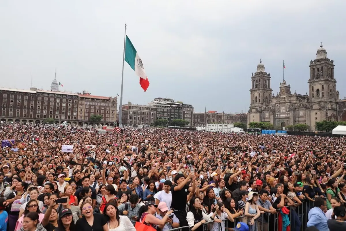 Khởi đầu ấn tượng của BTS trước thềm concert tại Mexico - Ảnh 3.