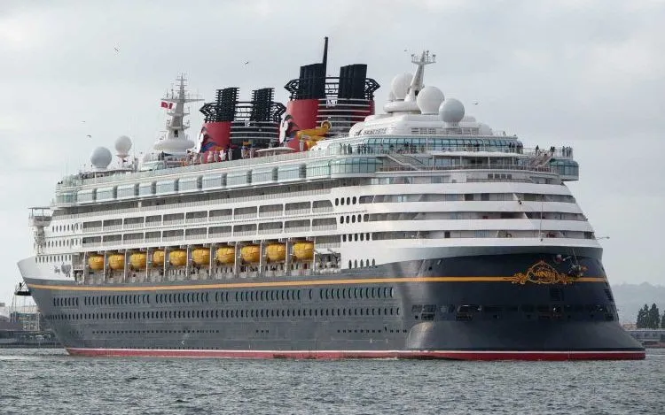 Tàu du lịch của hãng Disney Cruise Line (Ảnh: Getty Images)