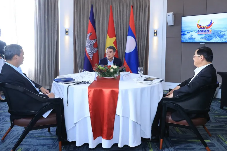 Biến 'gần gũi địa l&yacute;' th&agrave;nh 'lợi thế gắn kết chiến lược' giữa 3 nước Việt Nam, Campuchia, L&agrave;o - Ảnh 1.