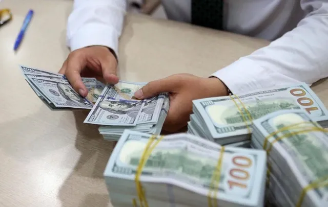 Gi&aacute; USD giảm mạnh chiều mua, ch&ecirc;nh lệch mua - b&aacute;n nới rộng- Ảnh 1.