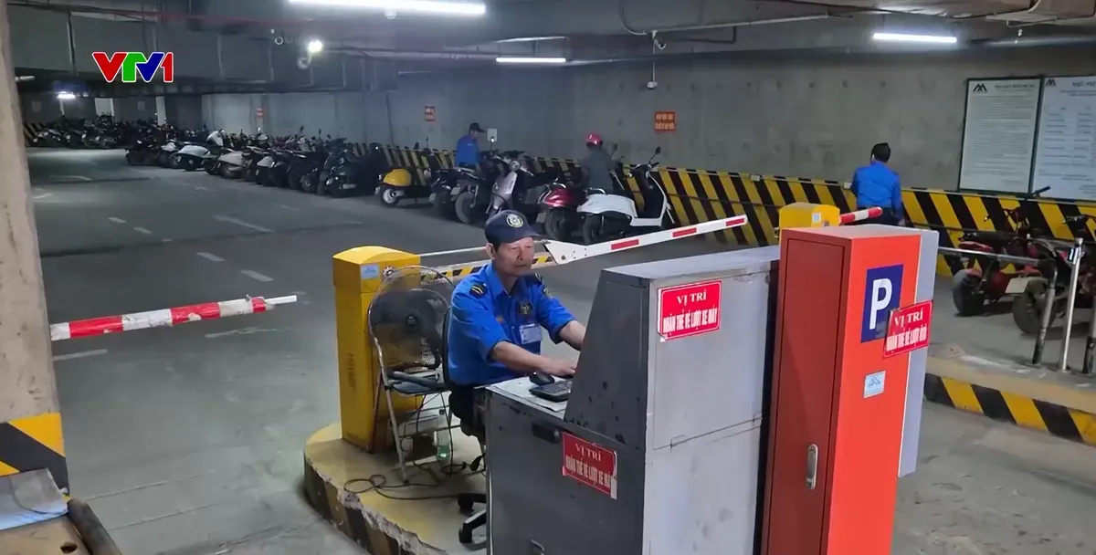 Cư d&acirc;n chung cư tự t&igrave;m phương &aacute;n bảo đảm an to&agrave;n ph&ograve;ng ch&aacute;y cho xe điện - Ảnh 1.