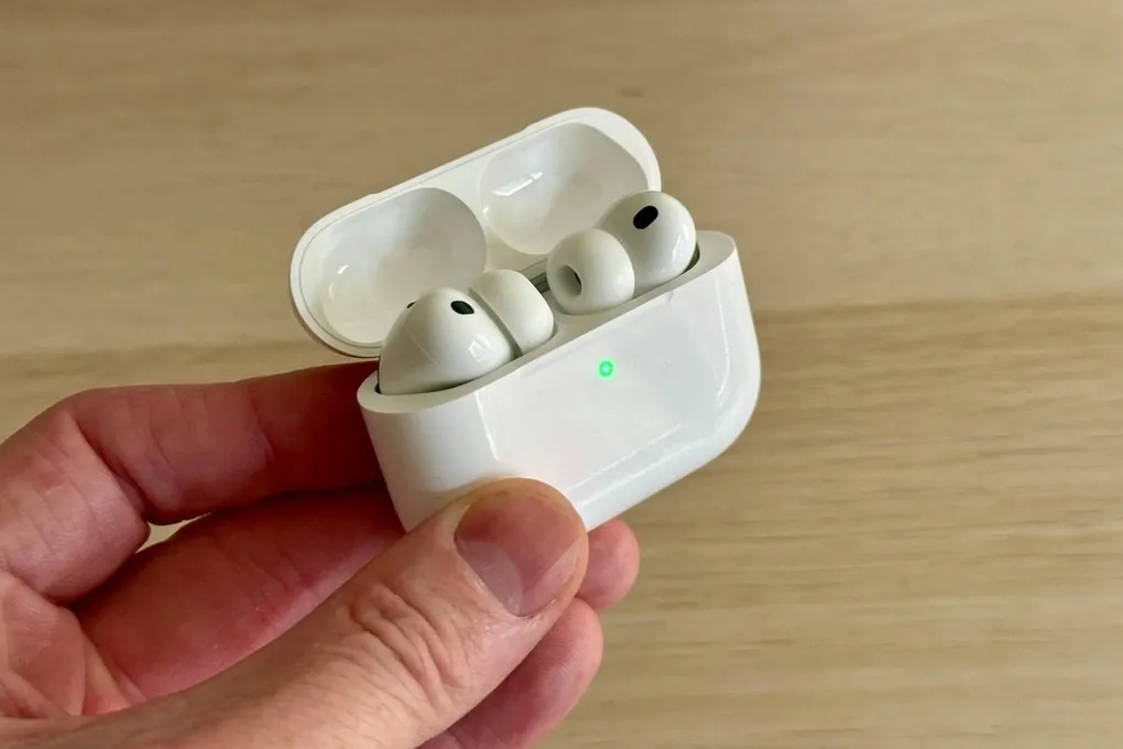 Apple chuẩn bị tung AirPods tích hợp camera, đẩy mạnh tham vọng AI- Ảnh 1. Apple chuẩn bị tung AirPods tích hợp camera, đẩy mạnh tham vọng AI- Ảnh 1.