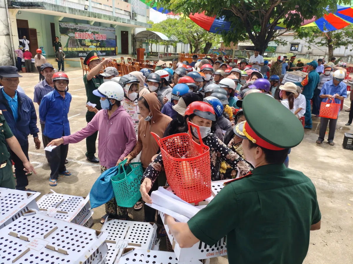 "Sống sau lũ": Trao sinh kế, dựng lại niềm tin nơi những vùng quê vừa đi qua thiên tai- Ảnh 8. "Sống sau lũ": Trao sinh kế, dựng lại niềm tin nơi những vùng quê vừa đi qua thiên tai- Ảnh 8.