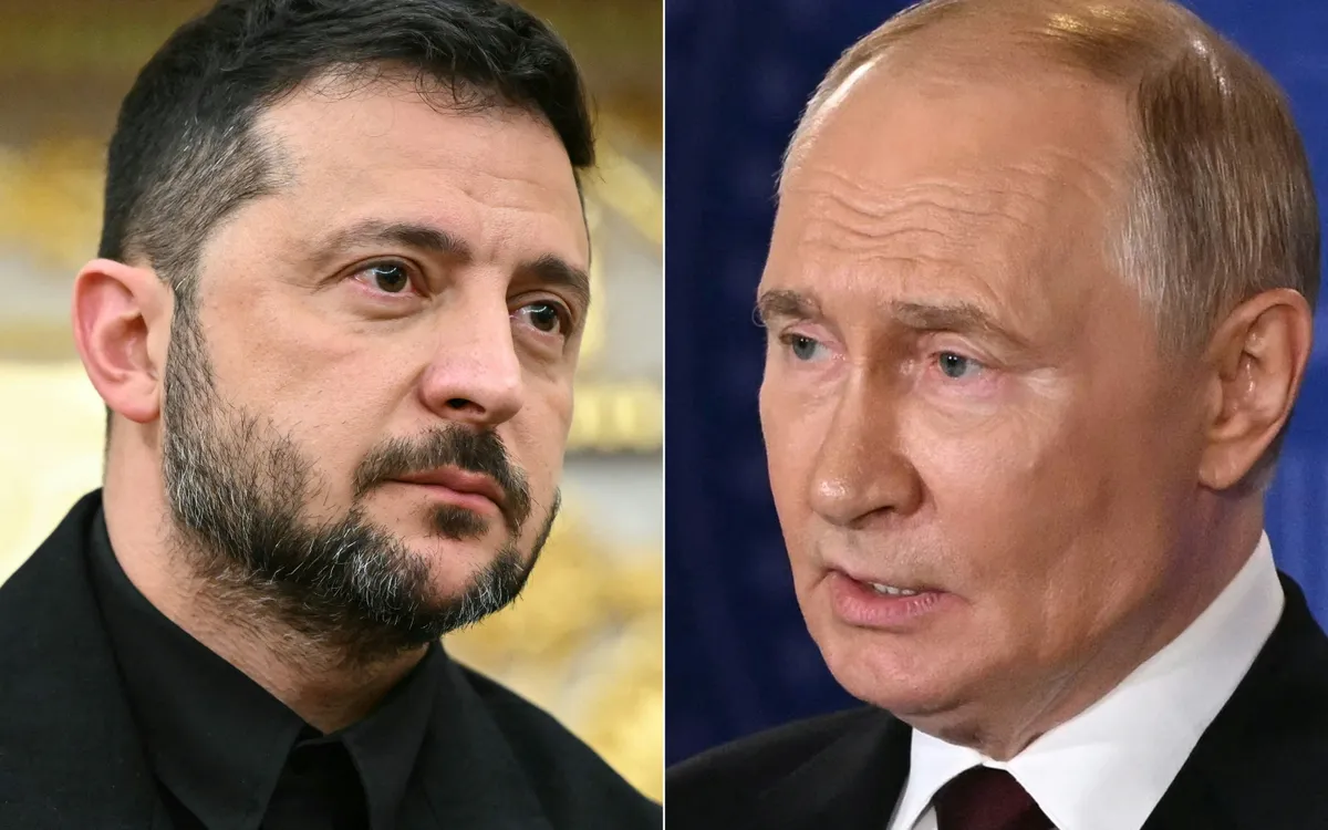 Tổng thống Nga Vladimir Putin (phải) và Tổng thống Ukraine Volodymyr Zelensky (Ảnh: AFP)
