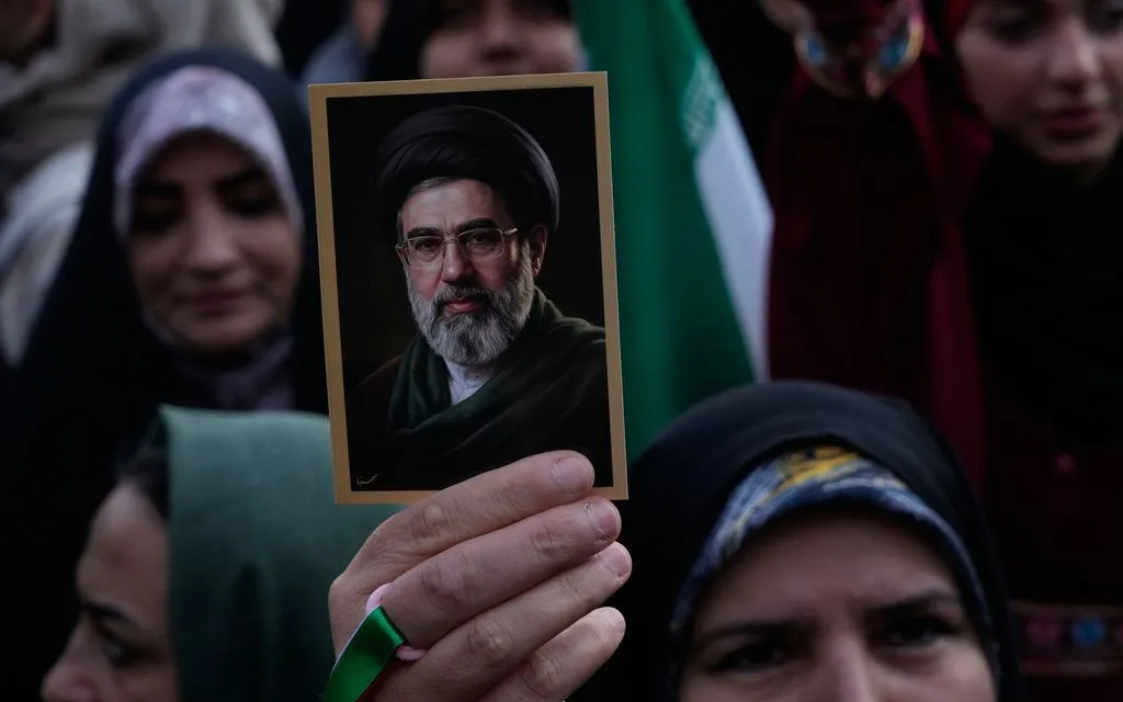 L&atilde;nh tụ Iran chỉ thị sẵn s&agrave;ng đ&aacute;p trả Mỹ v&agrave; Israel- Ảnh 1.