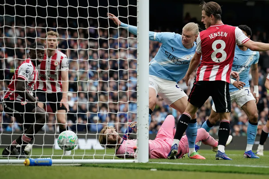 Man City g&acirc;y &aacute;p lực lớn l&ecirc;n Arsenal trong cuộc đua v&ocirc; địch- Ảnh 2.