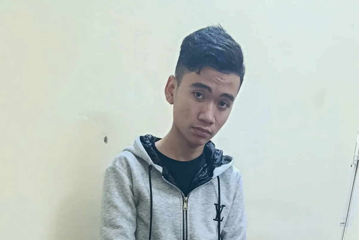 Bắt tạm giam "đại ca" nh&iacute; l&ocirc;i k&eacute;o đồng bọn g&acirc;y n&aacute;o loạn khu d&acirc;n cư tại Cần Thơ  - Ảnh 1.