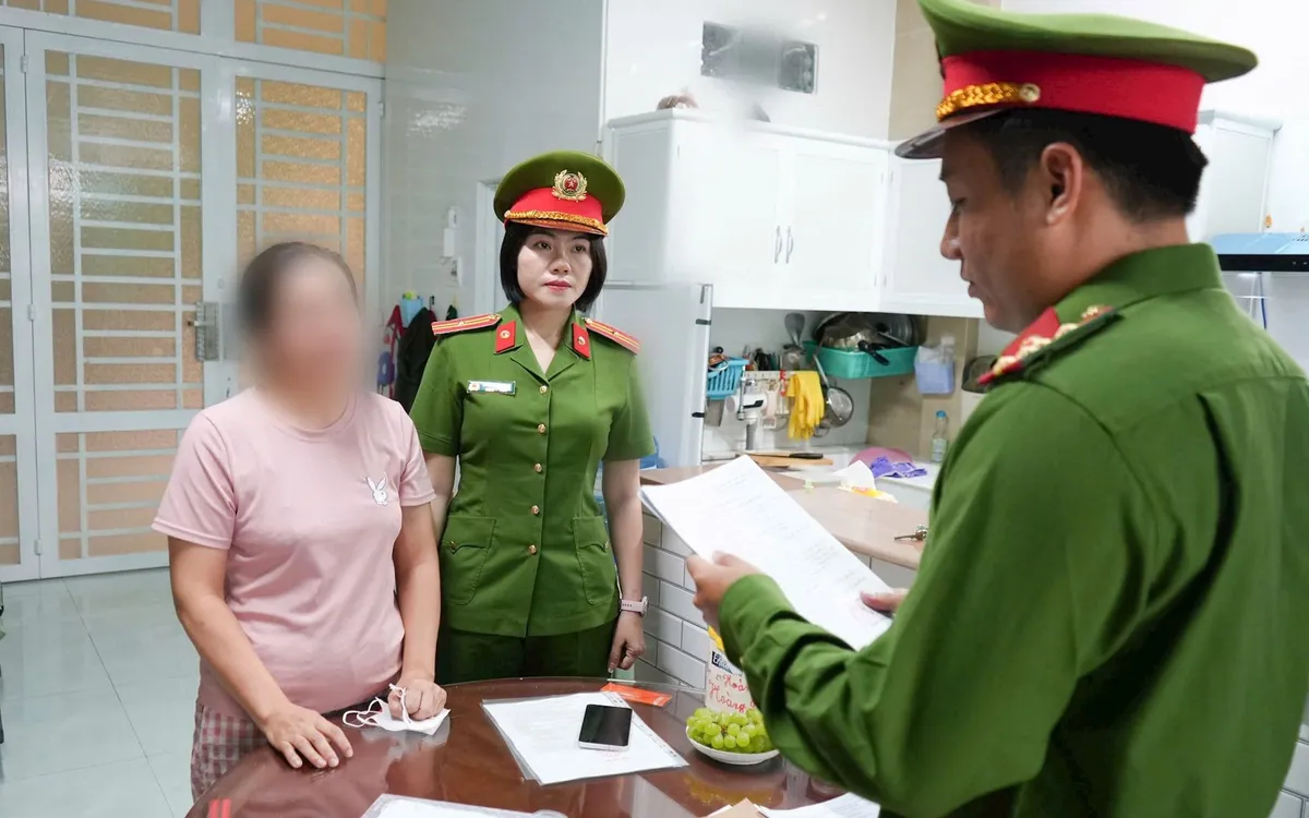 Đối tượng Nguyễn Thị Mận tại cơ quan Công an.
