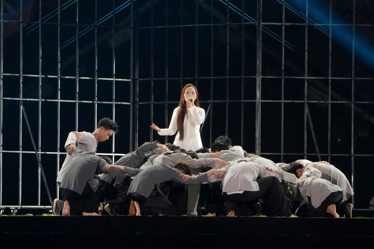 Hà Anh Tuấn, Đông Nhi khuấy động sân khấu Sao Nhập Ngũ Concert - Ảnh 14.