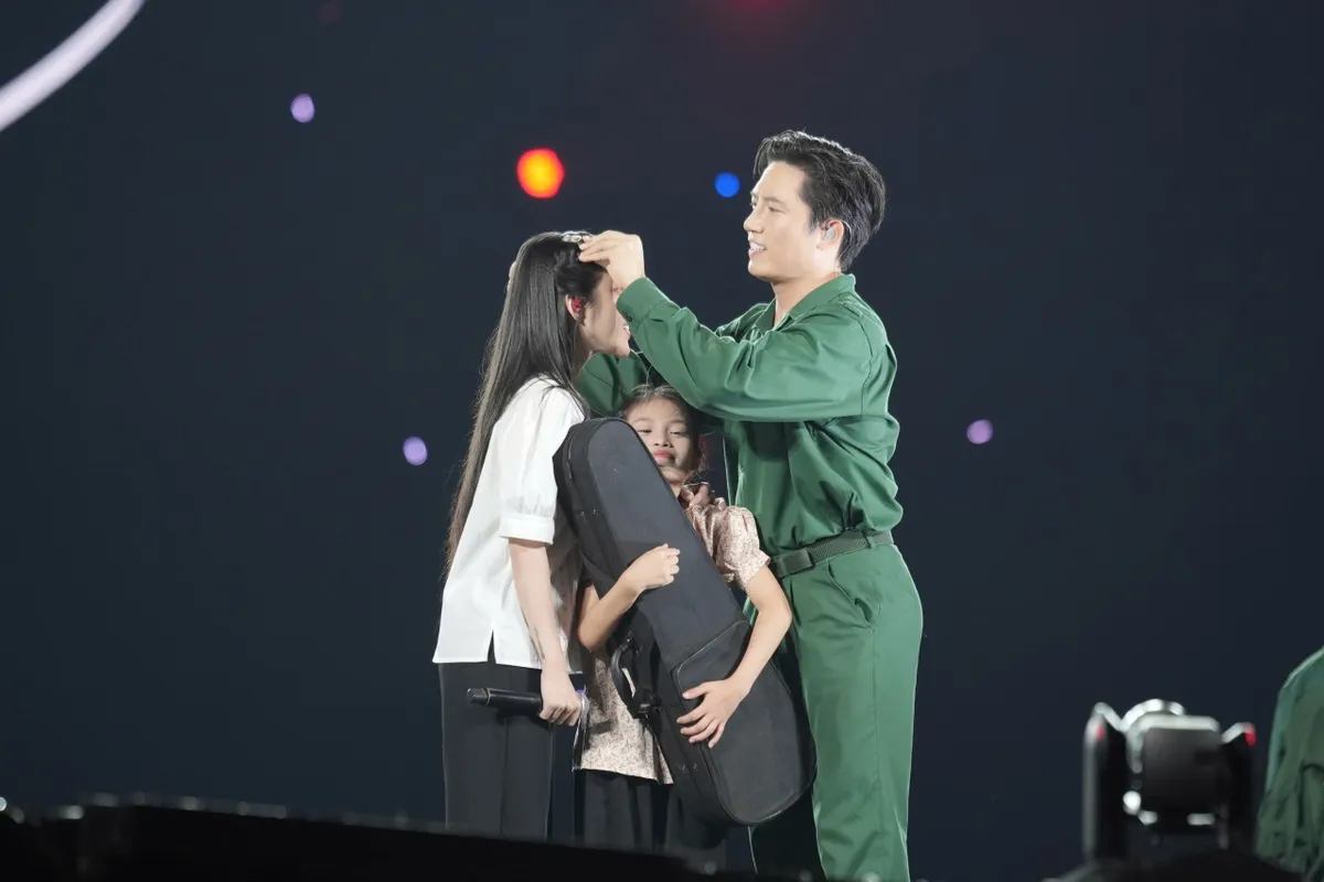 Hà Anh Tuấn, Đông Nhi khuấy động sân khấu Sao Nhập Ngũ Concert - Ảnh 13.