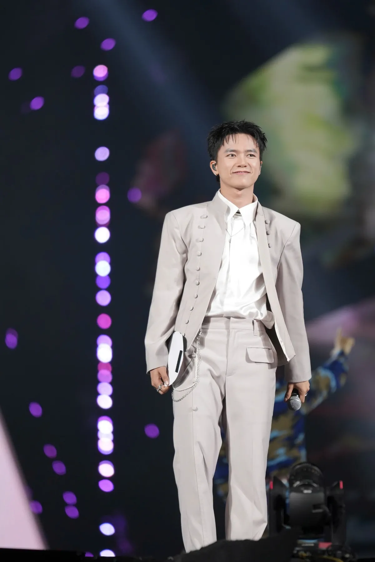 Hà Anh Tuấn, Đông Nhi khuấy động sân khấu Sao Nhập Ngũ Concert - Ảnh 10.