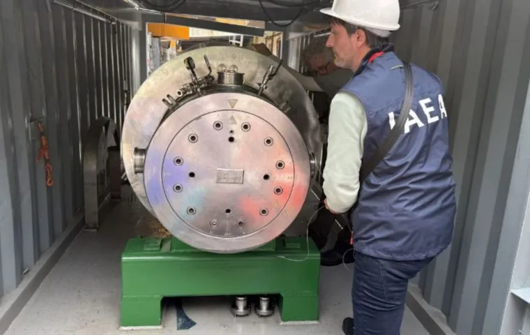 Mỹ di dời uranium l&agrave;m gi&agrave;u ở Venezuela - Ảnh 1.