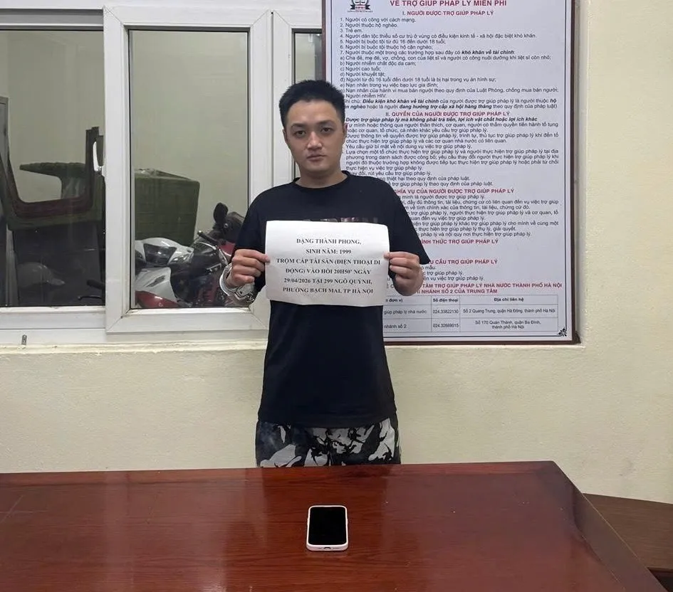 Từ b&agrave;i đăng tr&ecirc;n mạng, c&ocirc;ng an nhanh ch&oacute;ng ph&aacute; vụ trộm điện thoại - Ảnh 1.