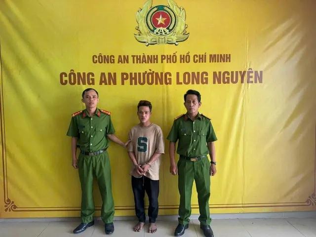 Bắt đối tượng trộm nhiều tài sản tại Miếu Bà Chúa Xứ Nguyên Nhung- Ảnh 1. Bắt đối tượng trộm nhiều tài sản tại Miếu Bà Chúa Xứ Nguyên Nhung- Ảnh 1.