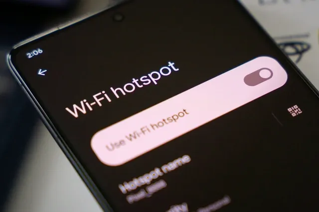 C&oacute; n&ecirc;n d&ugrave;ng hotspot di động thay thế internet cố định?- Ảnh 1.